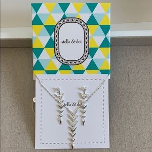 Stella & Dot Jewelry - Stella & Dot Arrow Drop Necklace and Earrings Set Stella & Dot Jewelry - Stella & Dot Arrow Drop Necklace and Earrings Set